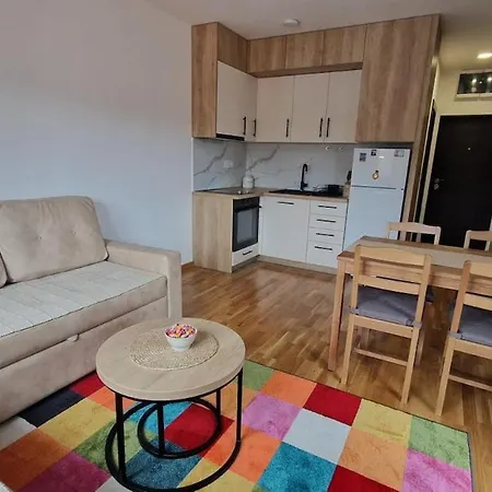Dusica Apartman, Rosa Lux, *